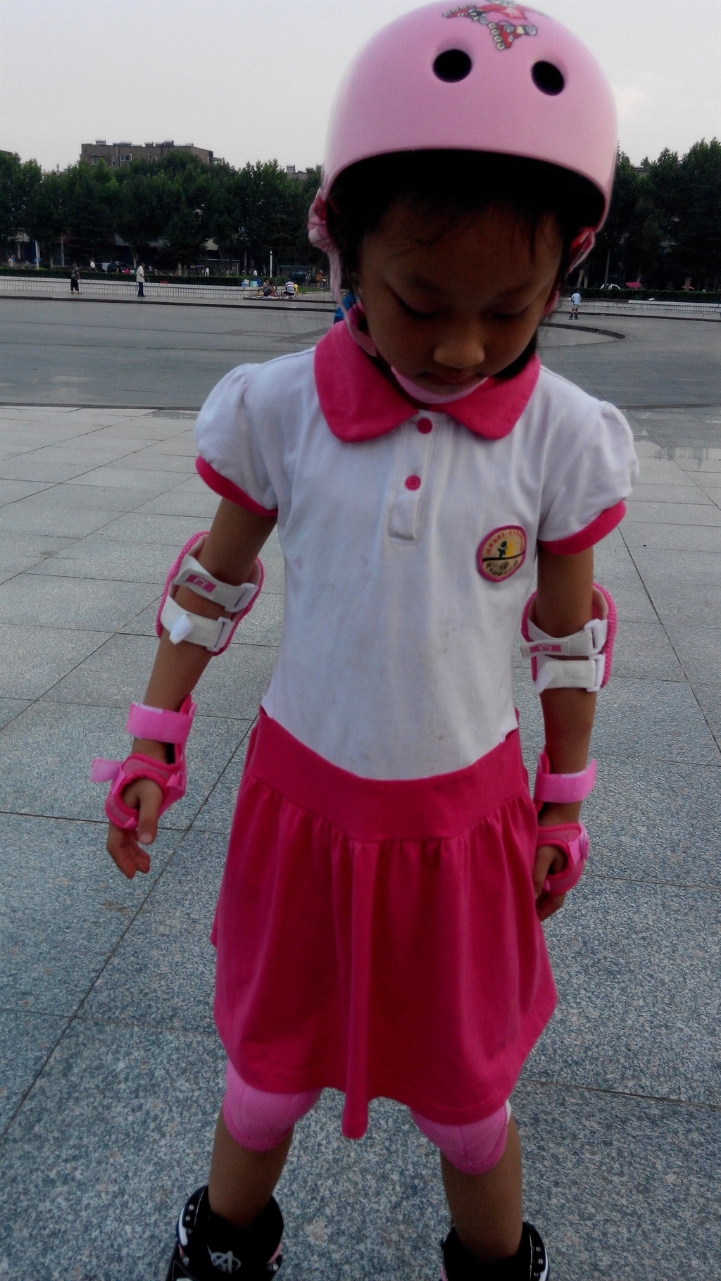 小孩子怎么学轮滑学得更快 53d1c684b83144c090031a2c2be1a98a.jpg