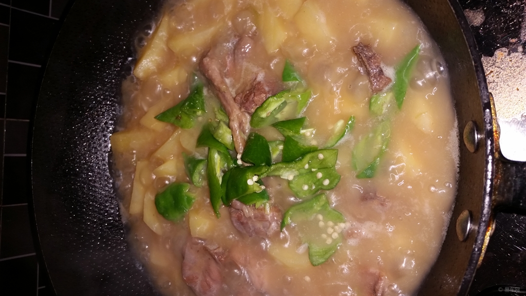 鸡块怎么炖土豆 2d86728e3b16400c927f66a158b9b18c.jpg