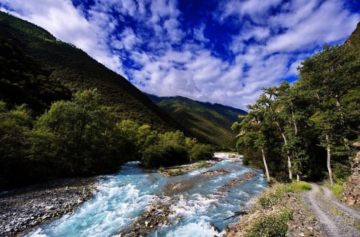 察隅县 标签: 旅游景点 风景区  察隅慈巴沟共多少人浏览:2606308