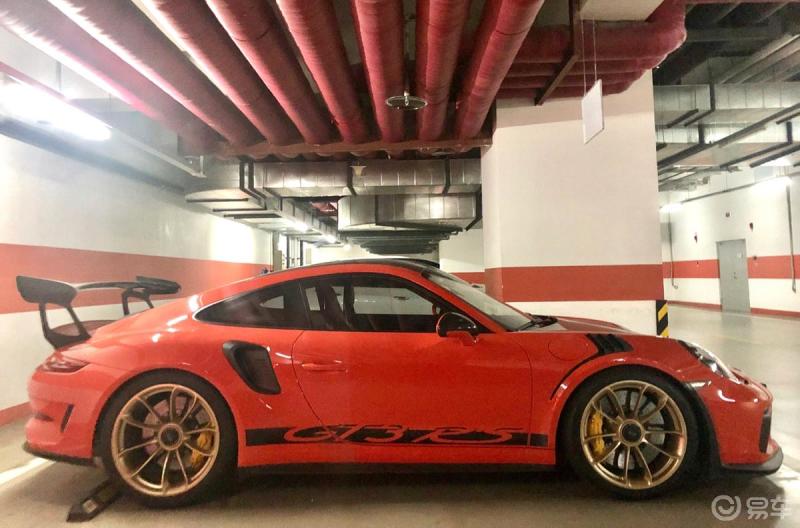 街边豪车随拍豪车地库惊现保时捷911gt3rs