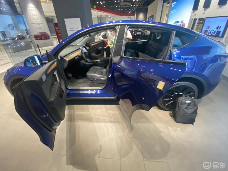 【车主试驾】体验溜背无框车门的特斯拉model y