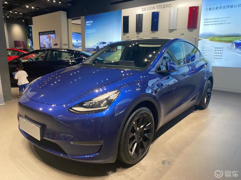 车主试驾体验溜背无框车门的特斯拉modely