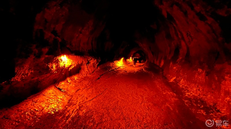 夏威夷大岛火山国家公园99图1-3 岩浆形成的溶洞图4 冷却的岩浆 图5