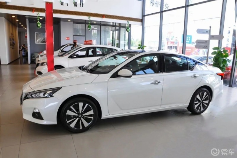 和ta的第一次 今天看到的是日产天籁2021款 2.0l xl舒