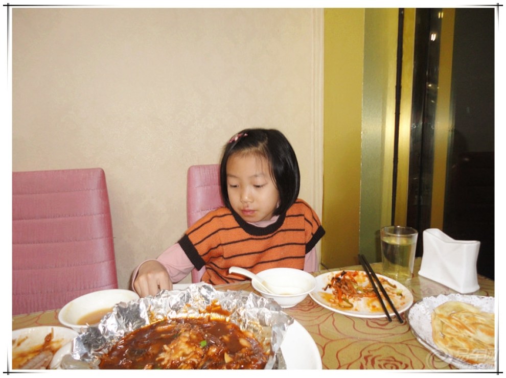 【宝贝成长日记】131119姑娘外出晚餐时间!】