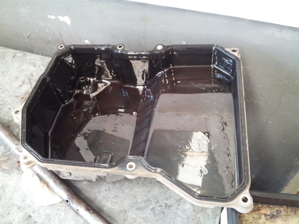 【08款途安2.0自动挡更换变速箱油作业】_途