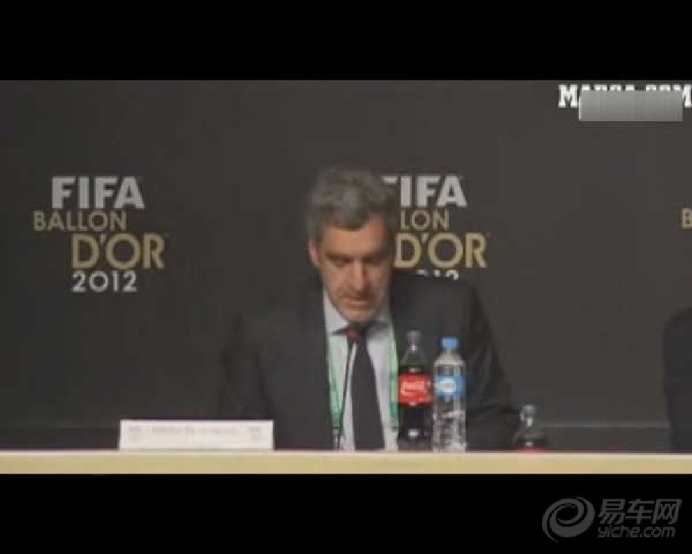 【FIFA金球奖三人名单_C罗梅西争锋 伊涅斯塔