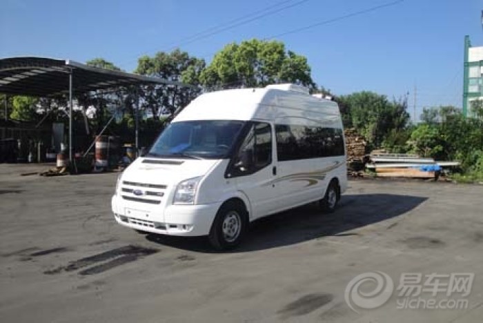 【顺旅房车感恩十载,现场订车即赠万元豪礼】