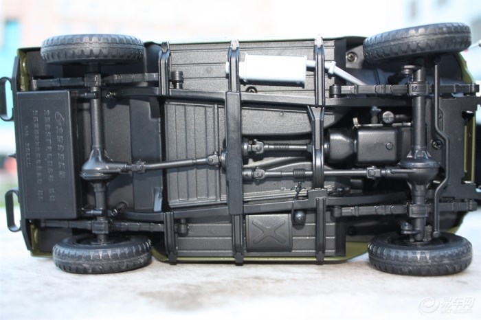 克汽车模型俱乐部】红色经典北京212吉普车】