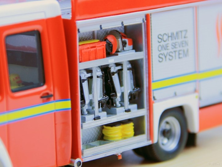 【上海消防 3.2米一七式MAN压缩空气泡沫消防