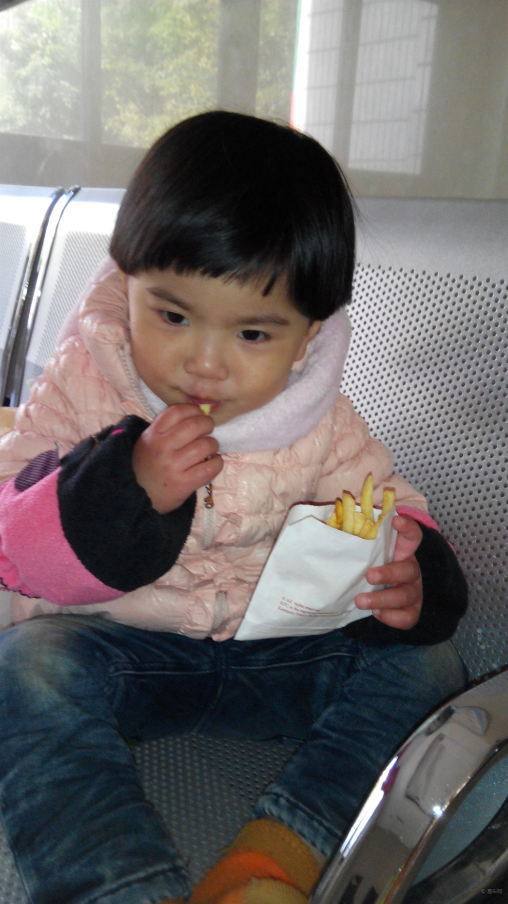 【【宝贝快乐秀】宝宝吃薯条!】_超级宝贝论坛