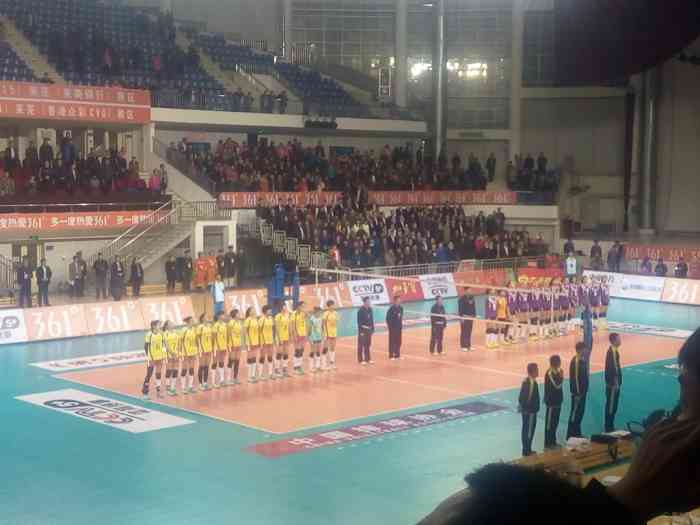 【【山东长安车友会莱芜分会】莱芜体育馆看大