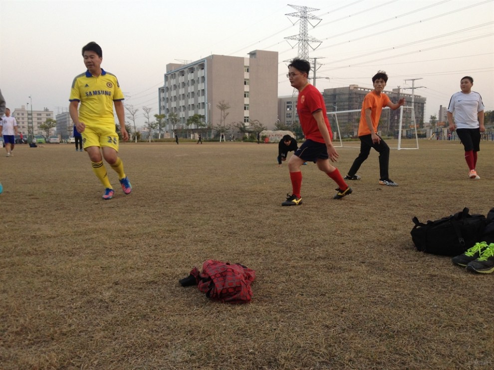 【昨天的足球赛,小场热身足球】_福建论坛图片