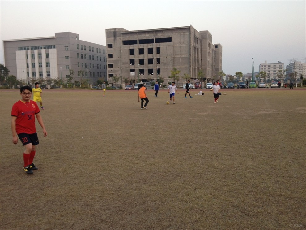 【昨天的足球赛,小场热身足球】_福建论坛图片