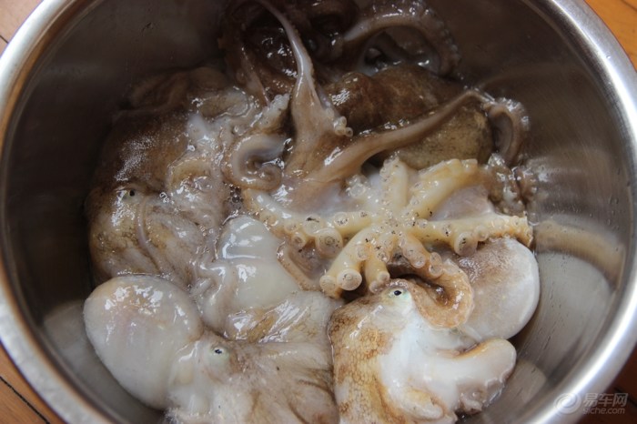 【快乐厨艺】肥美海鲜惹人馋!