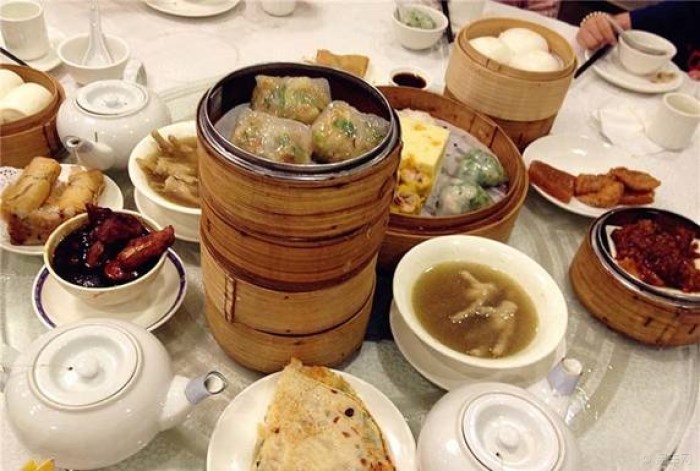 【高考最佳解压方式,疯狂的玩--香港游!】_睿骋