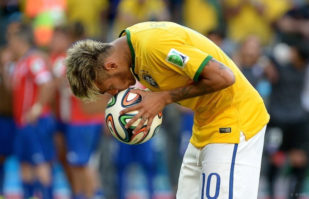 德国世界杯时 巴西踢德国_14年足球世界杯德国踢巴西_德国把巴西踢哭了