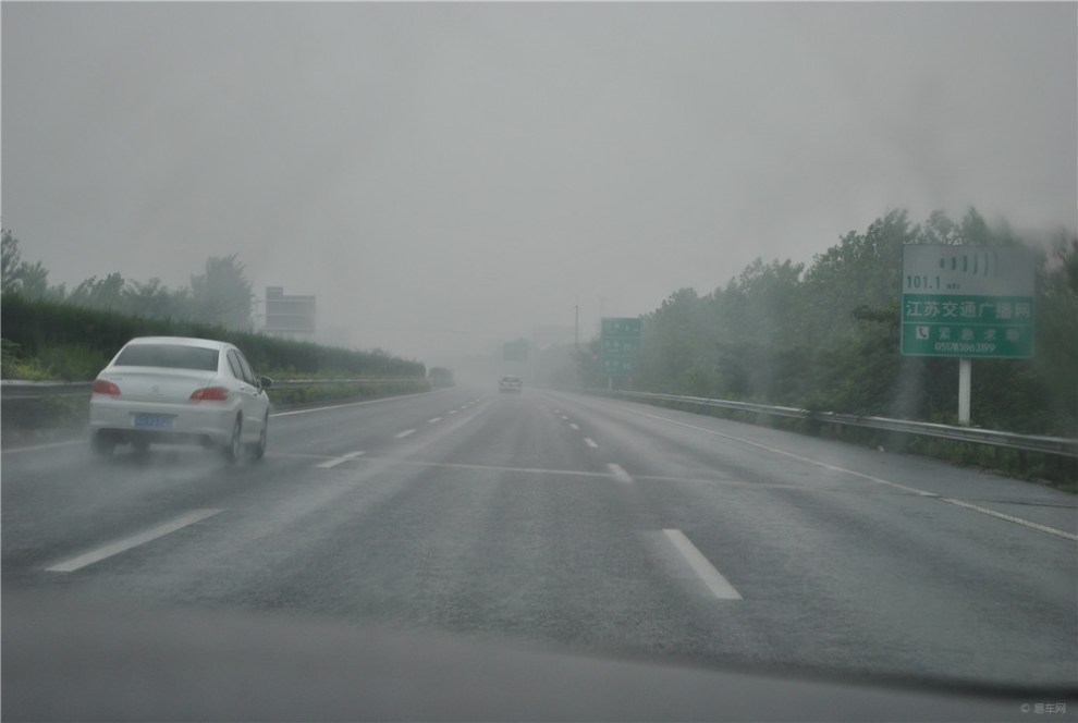 大雨高速公路行车记录