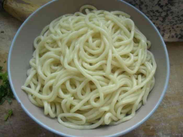 ţ