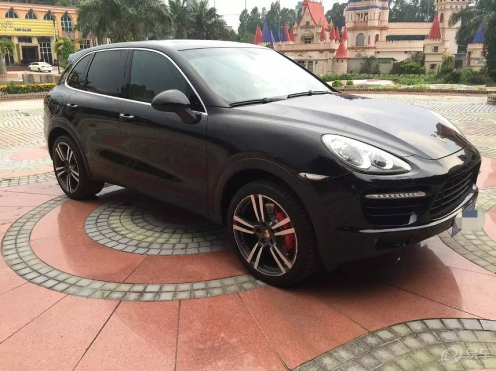 【2012年保时捷卡宴4.8TURO,黑色保时捷内饰