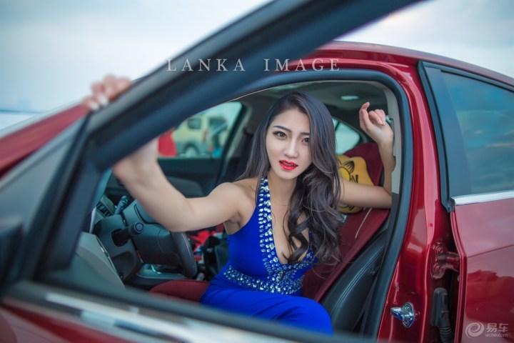 【佳能24L定焦镜头美女雪地初体验】_丽人风