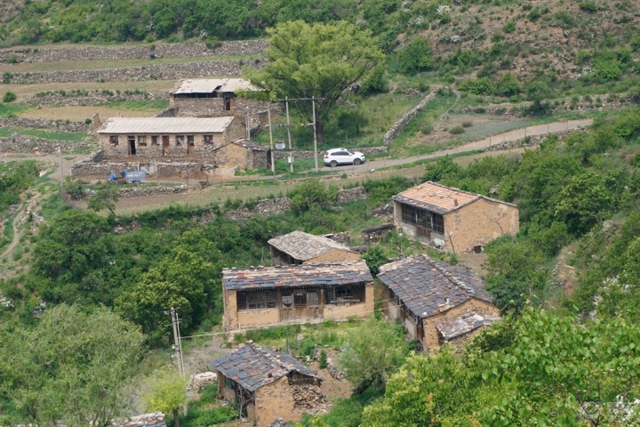 【开越野车穿越峡谷 了却依然宁静心愿】_驴行