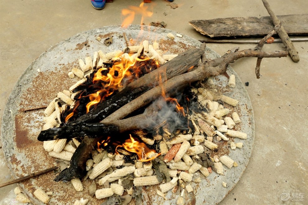 【童年的记忆,农村的取暖方式--烤火】_卡罗拉