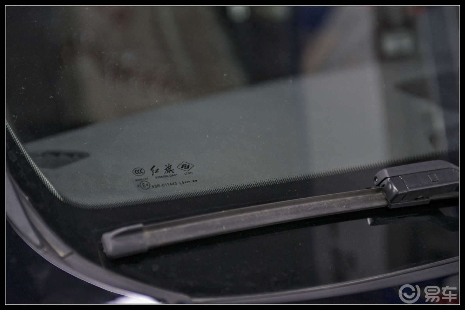 红旗飘飘，先睹为快。车展静态实拍国产豪华SUV-红旗HS7