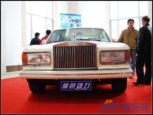 劳斯莱斯.这辆劳斯莱斯经过几十年的驾驶已经报废了,但是现高清图片