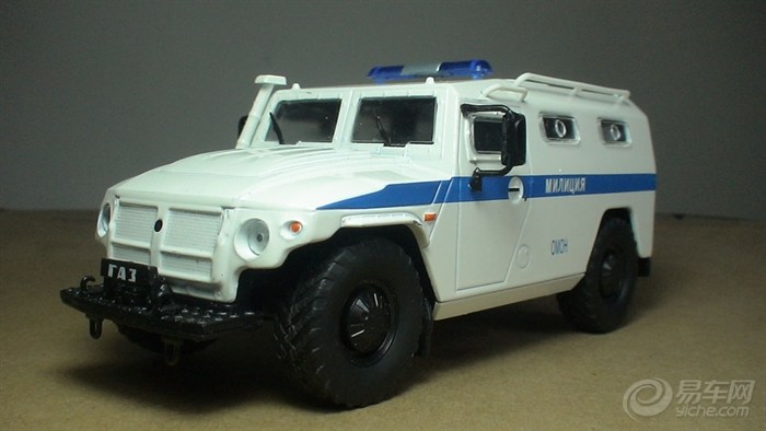 苏制4x4军警专用装甲吉普车