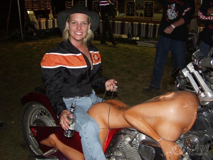 【[街拍]骑上这个车,神马'老实来死'都是浮云!】