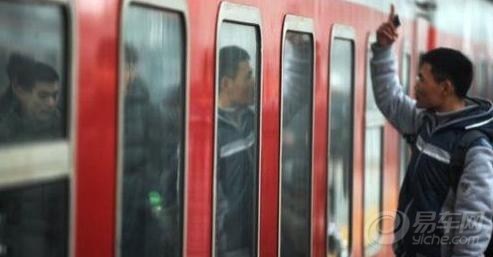 【【转载】中国式离别引网友共鸣:舍不得爸妈