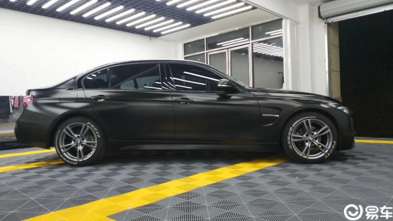 重庆汽车宝马320li改色膜电光黑武士