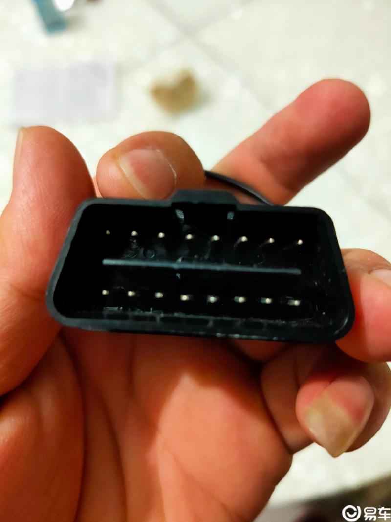 奥德赛17款obd方正盘下面那个接口原车有插东西吗我改装过不记得以前