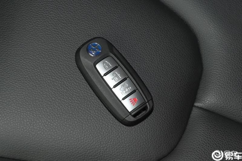 各位大神帮忙鉴定一下启辰d60cvt辰酷版的钥匙是不是这样的