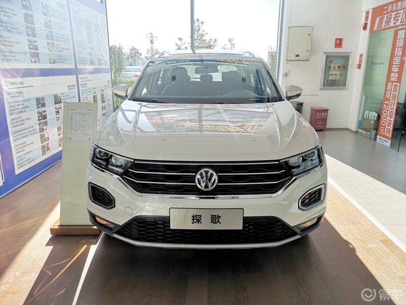 探歌四驱舒适型白色外观实拍