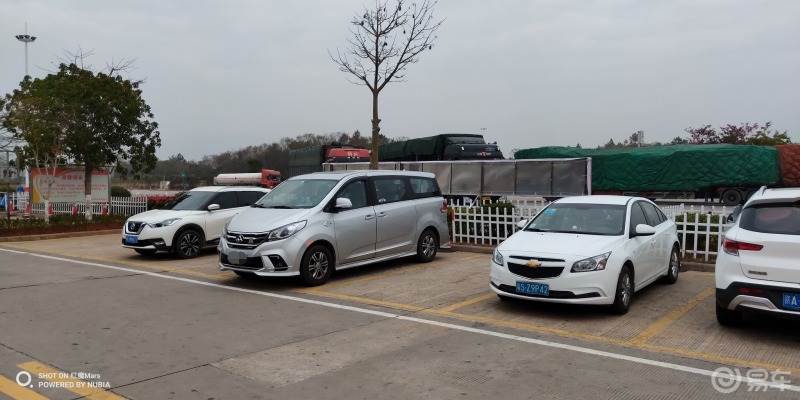 出了服务区马上就到达珠玑巷到达景区了,错峰出行就是好!