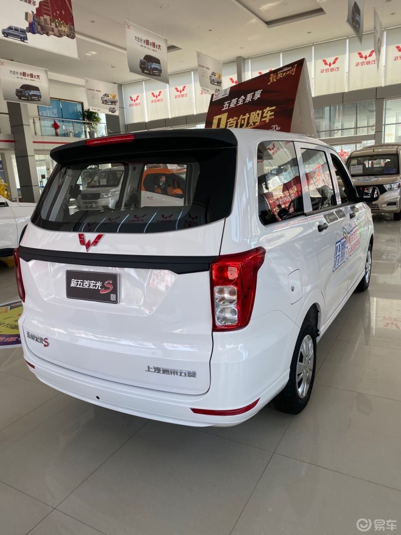 新款五菱宏光s人性设计更舒适贴心配置