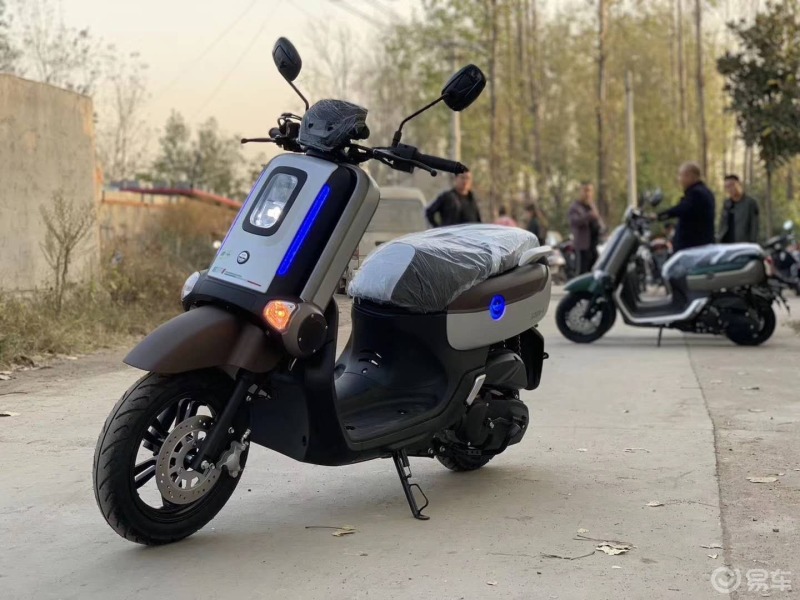 易起鲨向未来雅马哈e酷本田进口铝车身小踏板