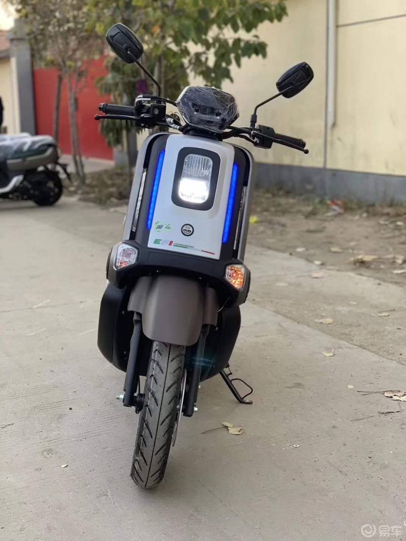 易起鲨向未来雅马哈e酷本田进口铝车身小踏板