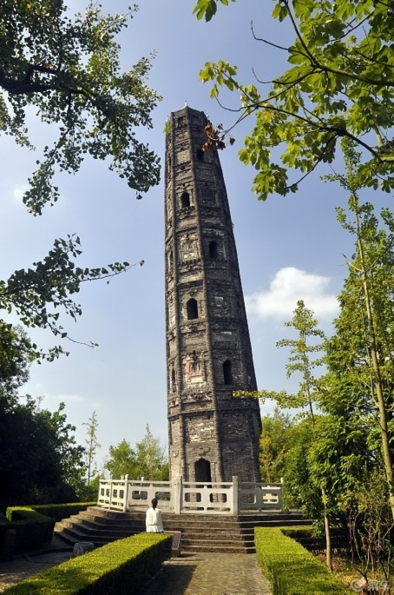 世界第一斜塔天马山护珠宝光塔