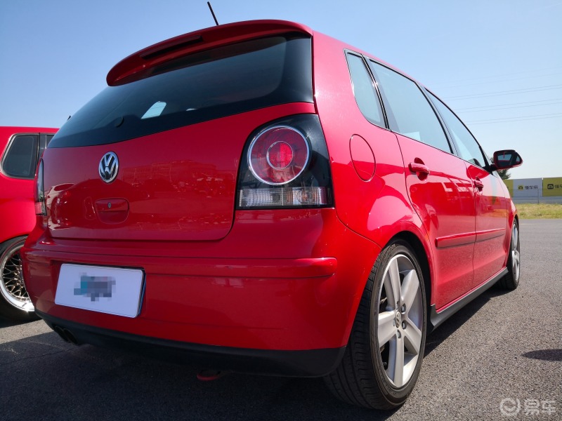 我的红色polo劲情改装了gti座椅 Polo社区 手机易车论坛