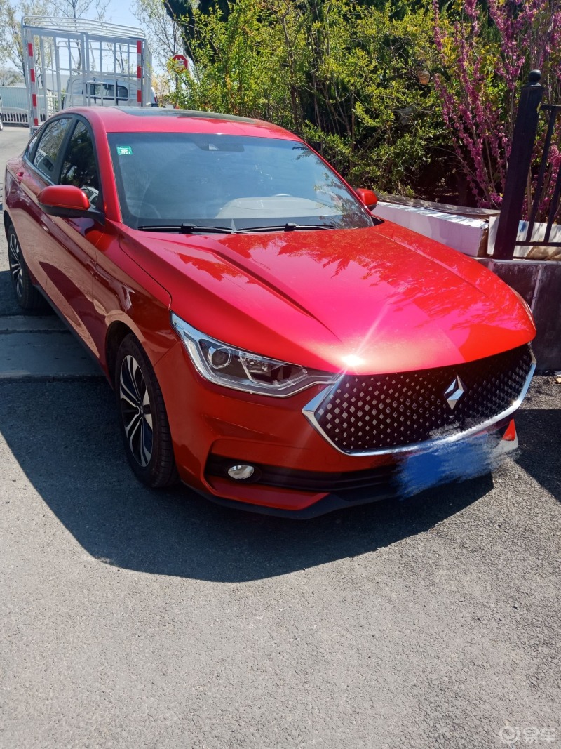 红的新宝骏rc6大气耀眼