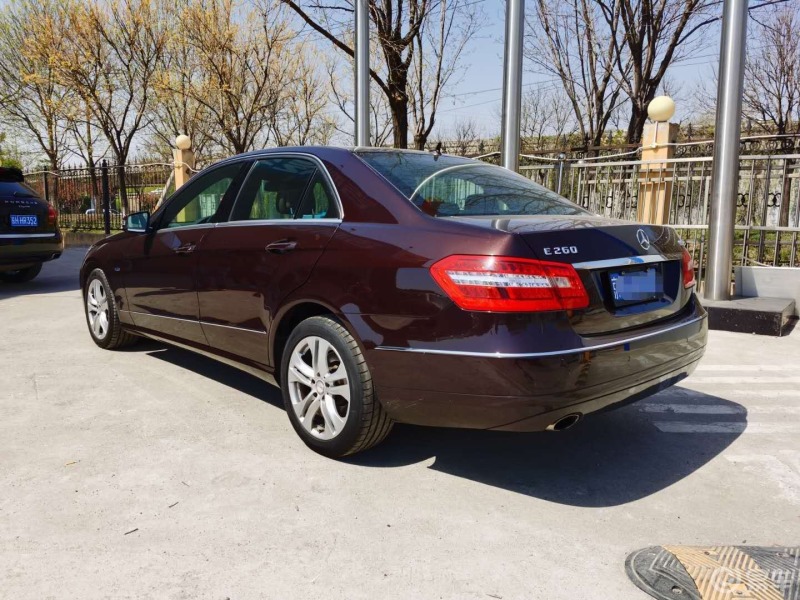 奔驰e260 2010款 1.8t排量