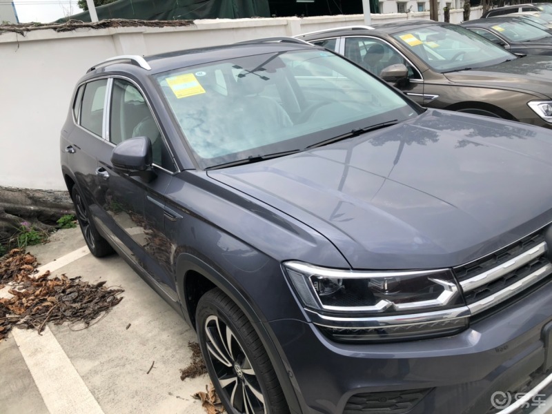 大众途岳水墨灰摩登金有没有实际的车照片准备提车颜色还未定感谢各位