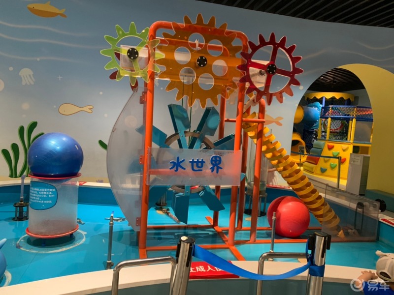 陕西崛起咸阳市民文化中心的科技馆