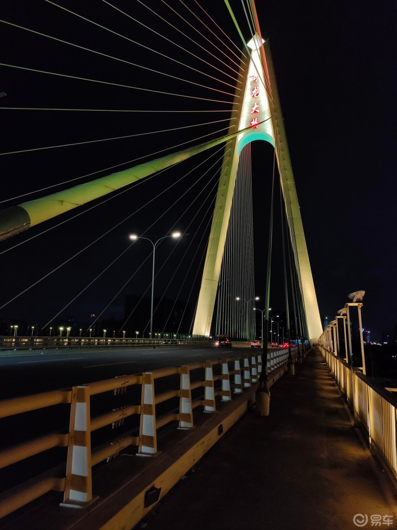 自由最宝贵,夜登佛山奇龙大桥!