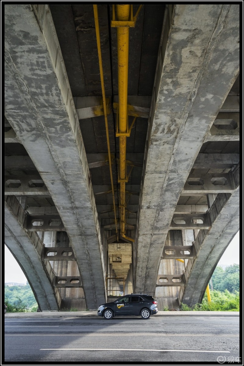 探界者邂逅石峰大桥