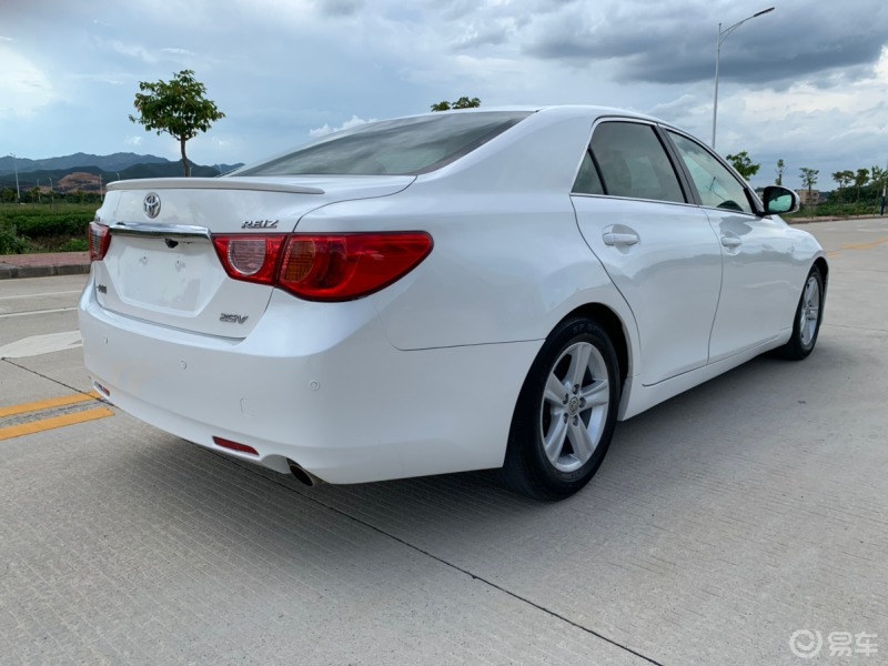 12年丰田锐志