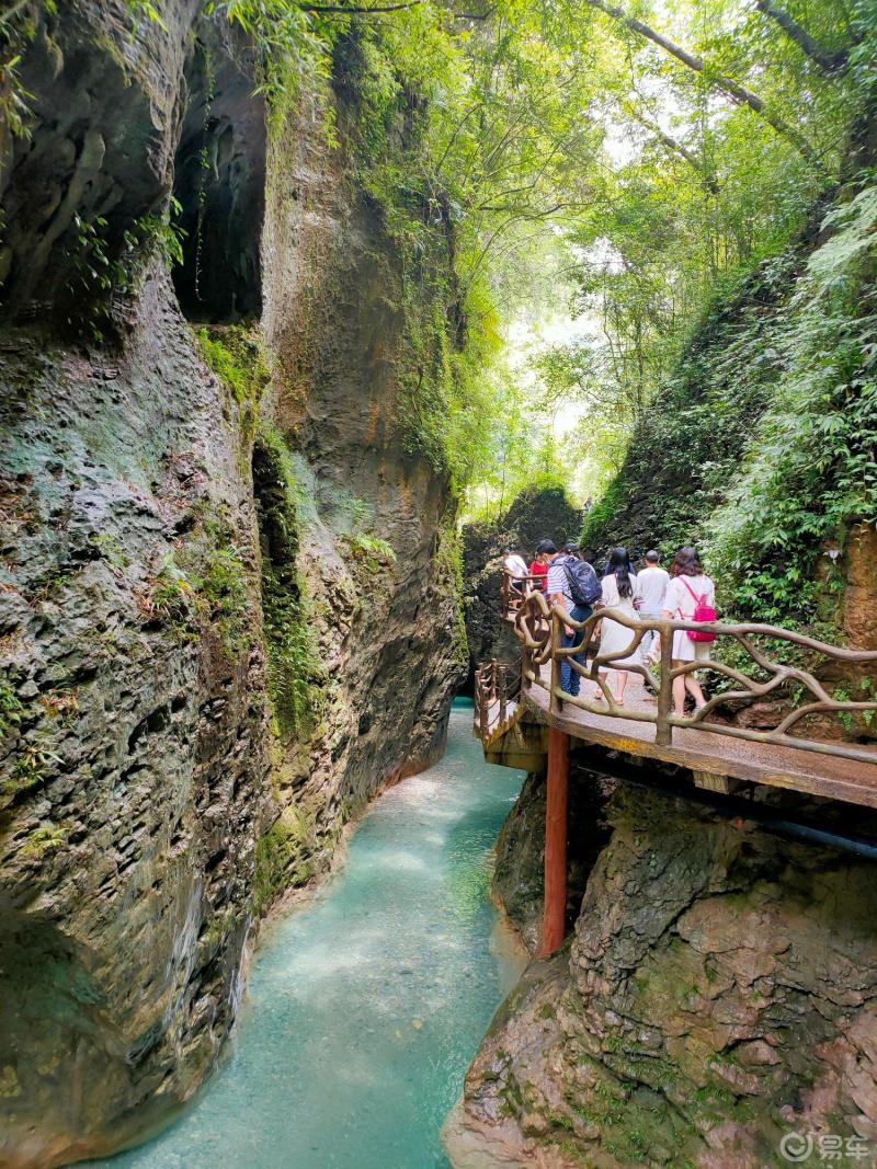 巴山大峡谷一日游